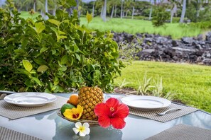 Outdoor dining - Colony Villas At Waikoloa Beach Resort #204 2 Bedroom Villa by RedAwning (Waikoloa)