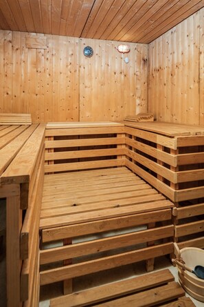 7 habitaciones y tabla de planchar con plancha 