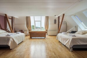 7 habitaciones y tabla de planchar con plancha 