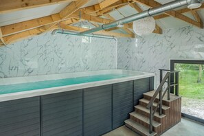 7 Schlafzimmer, Bügeleisen/Bügelbrett