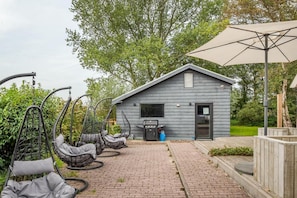 Room - Large Fully Renovated Farmhouse With Indoor Swim spa and Sauna (Follega)