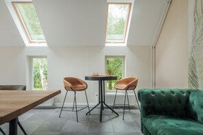 7 bedrooms, iron/ironing board