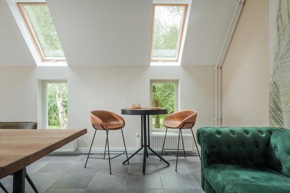 7 bedrooms, iron/ironing board