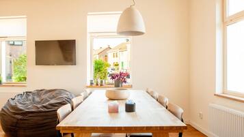 House | Iron/ironing board