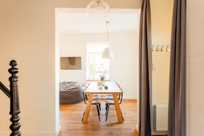 Iron/ironing board