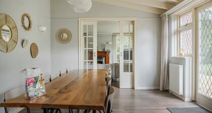 Beautiful English Villa With Hottub