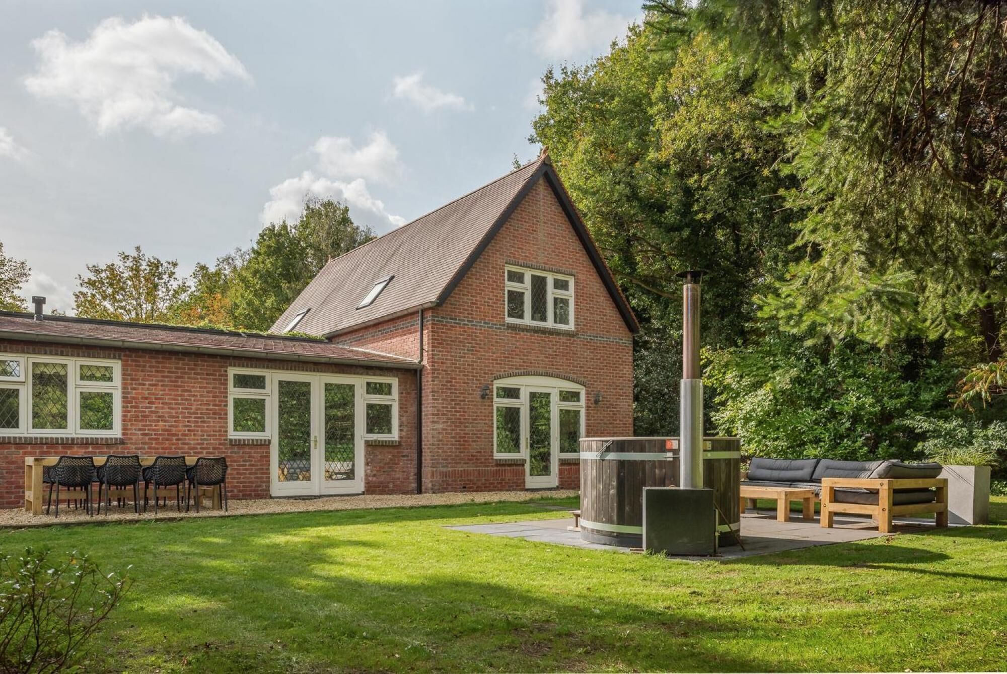 5 間臥室、網路服務