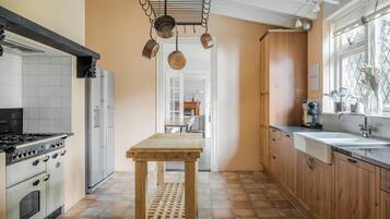 5 bedrooms, Internet