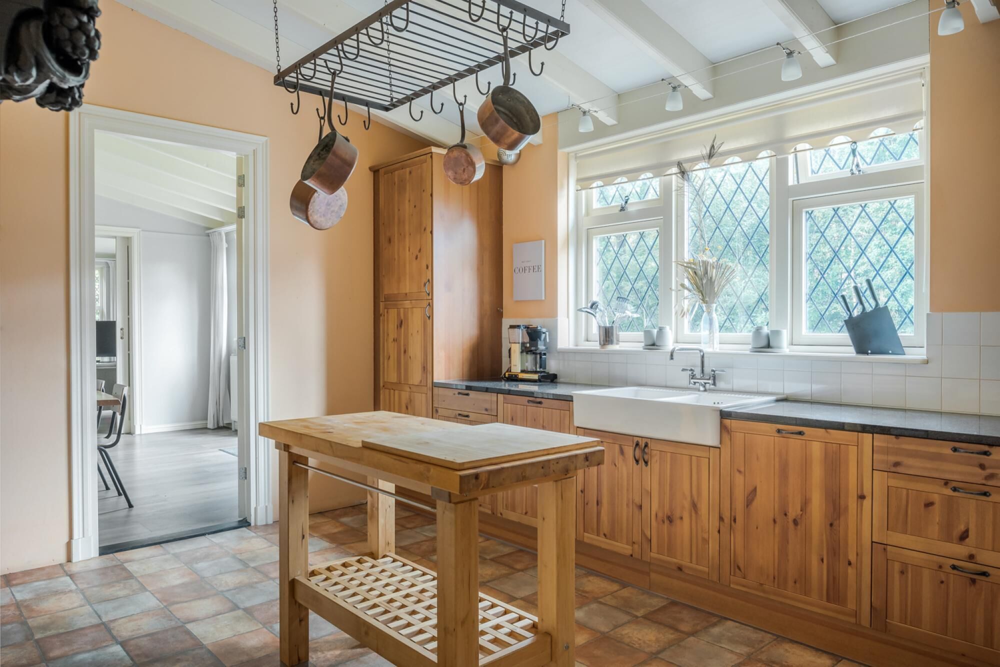 5 phòng ngủ, truy cập Internet tốc độ cao 