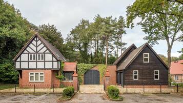 5 bedrooms, Internet