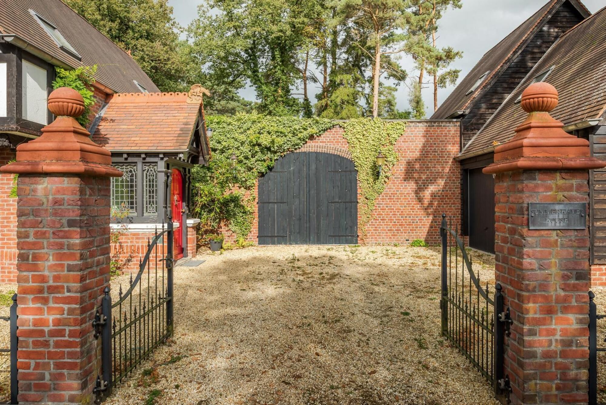 5 bilik tidur, Internet 