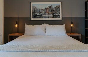 2 chambres, fer et planche à repasser, Wi-Fi, draps fournis