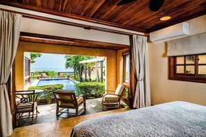 4 Schlafzimmer, Schreibtisch, Bügeleisen/Bügelbrett, Reisekinderbett
