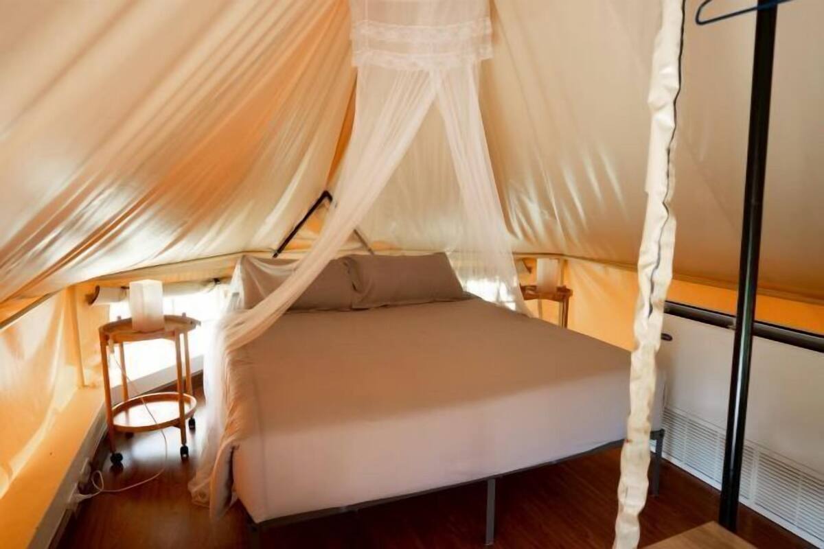 1 quarto, Wi-Fi de cortesia, roupa de cama