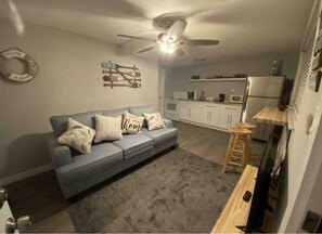 Living area - BRAND NEW ★ TAMPA WATERFRONT - Pets, boat & kayaks - (Town 'n' Country)