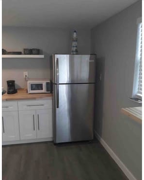 Private kitchen - BRAND NEW ★ TAMPA WATERFRONT - Pets, boat & kayaks - (Town 'n' Country)