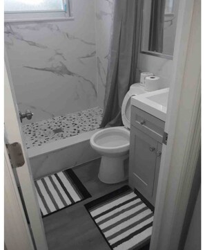 Bathroom - BRAND NEW ★ TAMPA WATERFRONT - Pets, boat & kayaks - (Town 'n' Country)