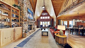 Ferienhütte, Mehrere Betten, Küche | Wohnbereich | 40-Zoll-Fernseher mit Kabelempfang