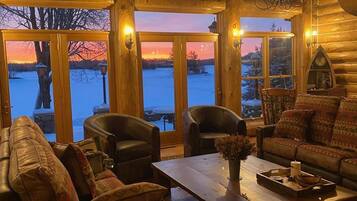 Cabin, Multiple Beds, Kitchen | Living room | 40-inch TV with cable channels