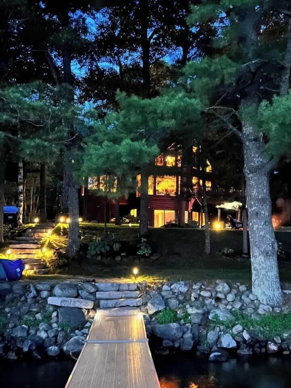 Property grounds - Breezy Point Lookout (Hayward)