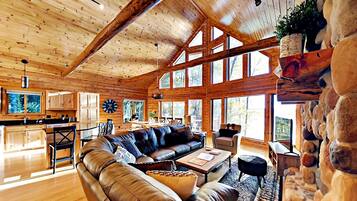 Cabin, Multiple Beds, Kitchen | Living area | 40-inch TV with cable channels
