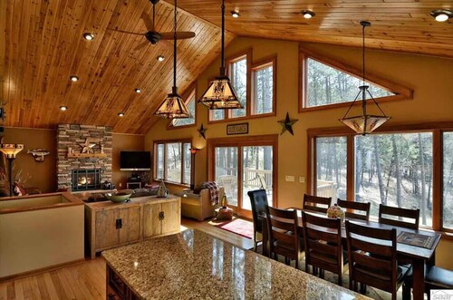 Lazy Dog Lodge on Minong Flowage