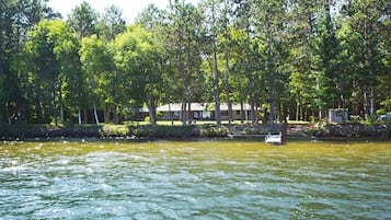 Khuôn viên nơi lưu trú