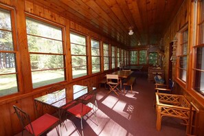 Dining - George's Lakeside Haven on Lac Courte Oreilles (Stone Lake)