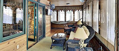 Cabane, plusieurs lits, cuisine | Intérieur