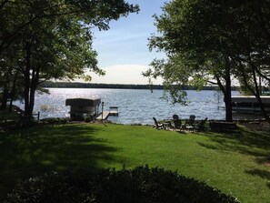 Property grounds - Lazy Pines Lodge (Stone Lake)