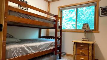 Cabin, Multiple Beds, Kitchen | 8 bedrooms, individually decorated, individually furnished, bed sheets