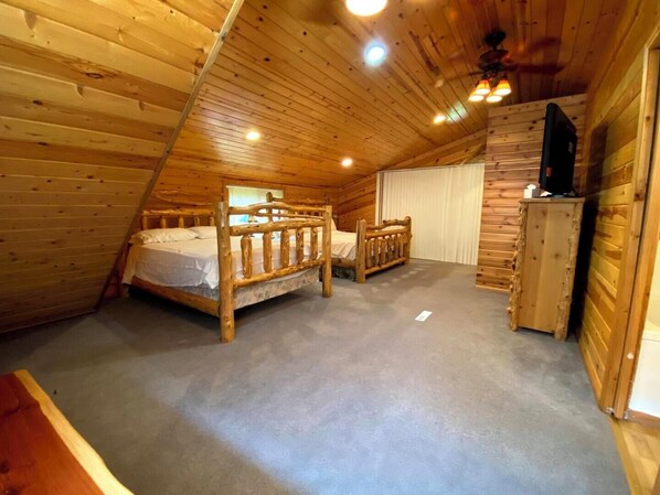 8 bedrooms, individually decorated, individually furnished, bed sheets