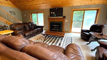 Cabin, Multiple Beds, Kitchen | Living area
