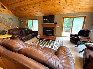 Cabin, Multiple Beds, Kitchen | Living area