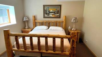 8 bedrooms, individually decorated, individually furnished, bed sheets