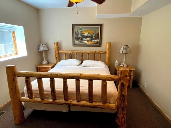 Cabin, Multiple Beds, Kitchen | 8 bedrooms, individually decorated, individually furnished, bed sheets