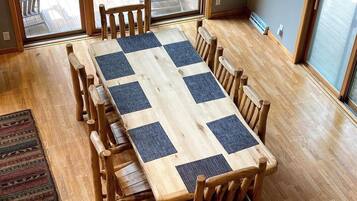 Cabin, Multiple Beds, Kitchen | Dining