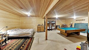 Cabin, Multiple Beds, Kitchen | 4 bedrooms, free WiFi, bed sheets