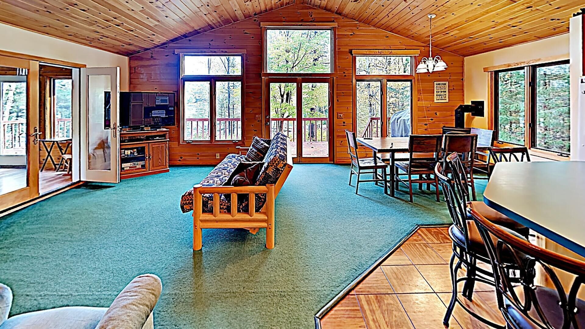 Cabin, Multiple Beds, Kitchen | Living room | 40-inch TV with cable channels