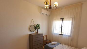 6 bedrooms, iron/ironing board, travel cot, free WiFi