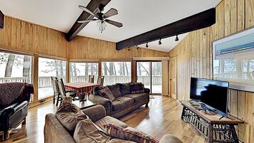 40-inch TV with cable channels