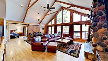 Kabin, Beberapa Tempat Tidur, dapur | Area keluarga | Televisi 40-inci dengan saluran TV kabel