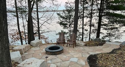 Round House on Round Lake