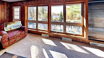 Cabin, Multiple Beds, Kitchen | Interior