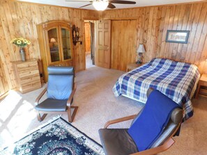 Cabin, Multiple Beds, Kitchen | 3 bedrooms, free WiFi, bed sheets - Sandys Beach House (Hayward)