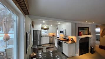 Cabin, Multiple Beds, Kitchen | Private kitchen | Fridge, microwave, oven, stovetop