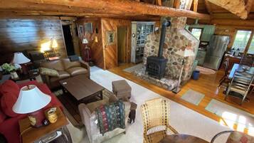 Cabin, Multiple Beds, Kitchen | Living area | 40-inch TV with cable channels