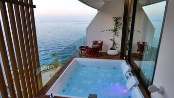 Superior Suite, Partial Sea View | Balkoni