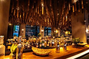 Bar (on property) - Hotel Miramare (Vlorë)