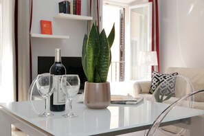 TV - Piazzetta Margutta - A11 (Rome)